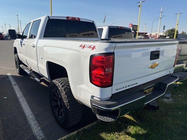 2017 Chevrolet Silverado 2500HD LT photo 2