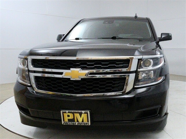 2019 Chevrolet Suburban LT photo 2