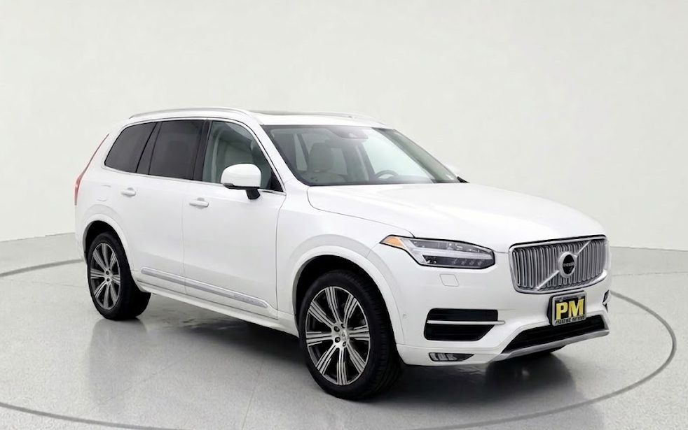 2022 Volvo XC90 T6 Inscription 6 Passenger AWD's photo