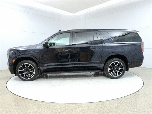 2021 Chevrolet Suburban RST photo 3