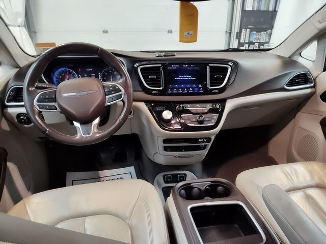2020 Chrysler Pacifica Touring Plus photo 4