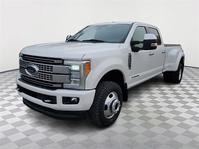 2017 Ford F-350 Platinum photo 3