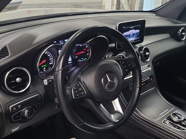 2019 Mercedes Benz GLC 350e 4MATIC photo 4