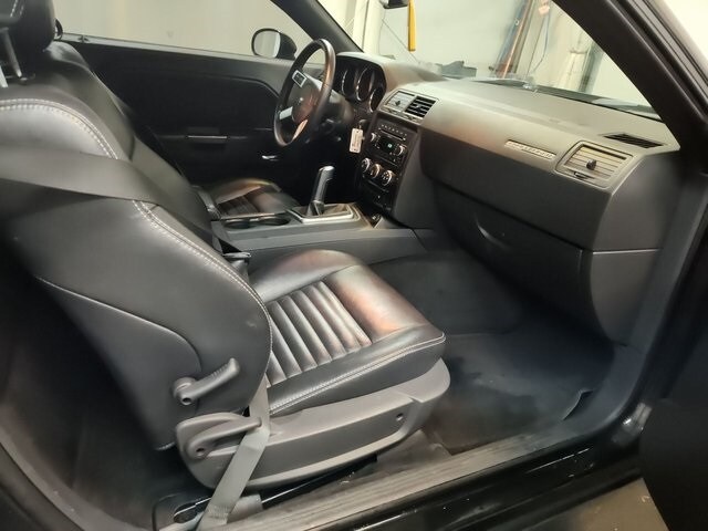 2009 Dodge Challenger R/T photo 4