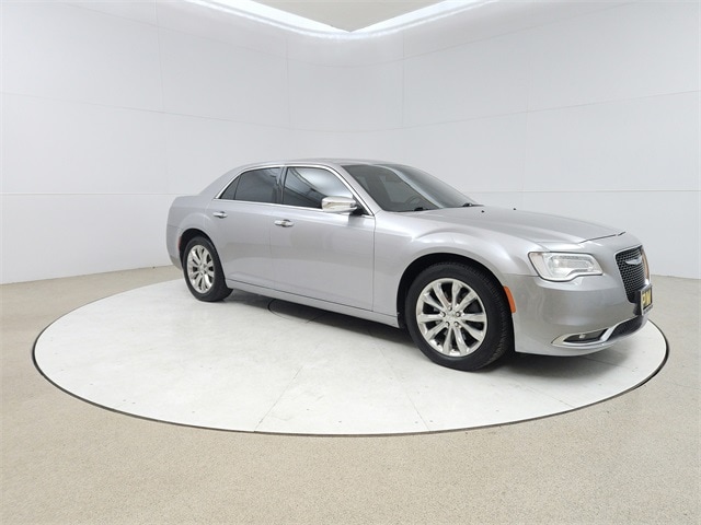 2018 Chrysler 300 Limited's photo