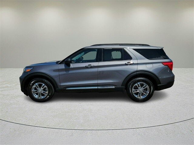 2021 Ford Explorer XLT photo 3