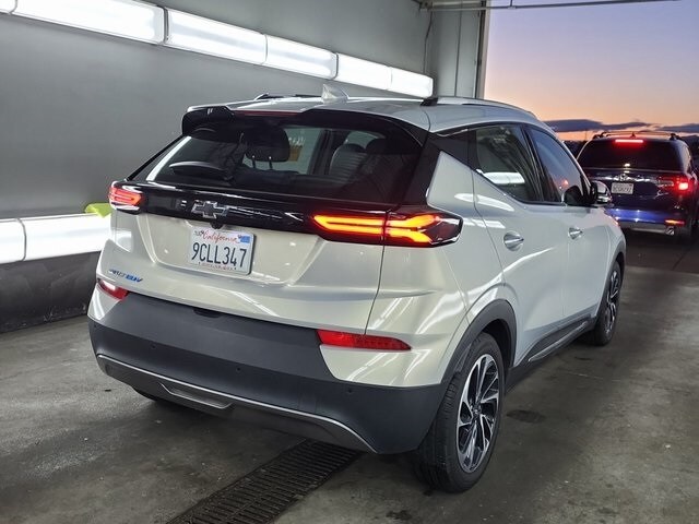 2022 Chevrolet Bolt EUV Premier photo 3