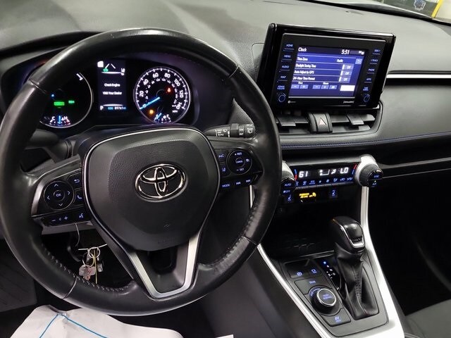 2022 Toyota RAV4 Hybrid SE photo 4