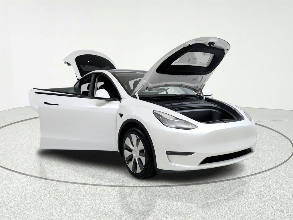 2022 Tesla Model Y Long Range Dual Motor All-Wheel Drive's photo