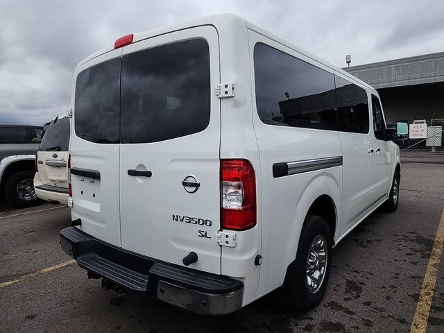 2017 Nissan NV3500 photo 3