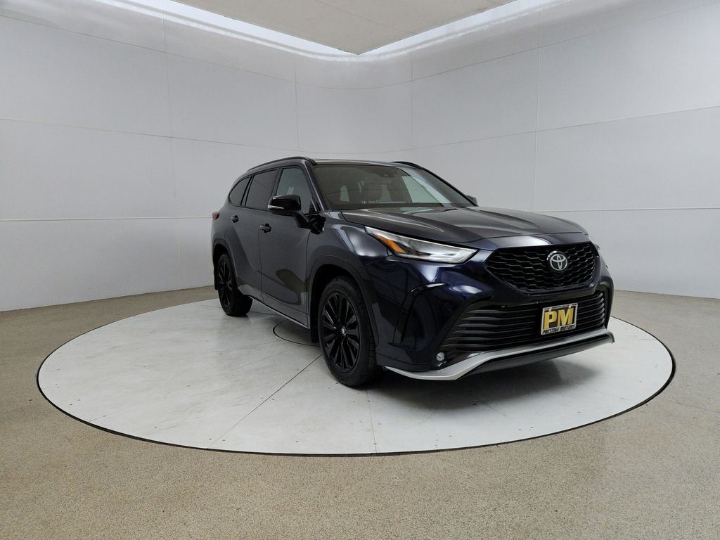 2023 Toyota Highlander XSE AWD's photo