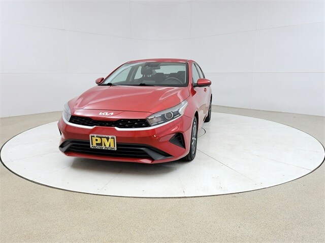 2023 Kia Forte LXS photo 2