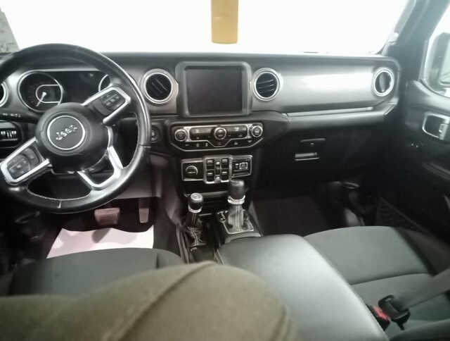2021 Jeep Wrangler Unlimited Sahara photo 2