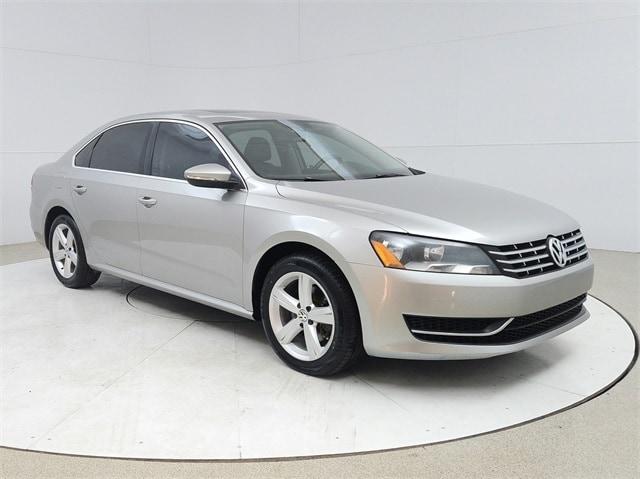 2012 Volkswagen Passat SE's photo