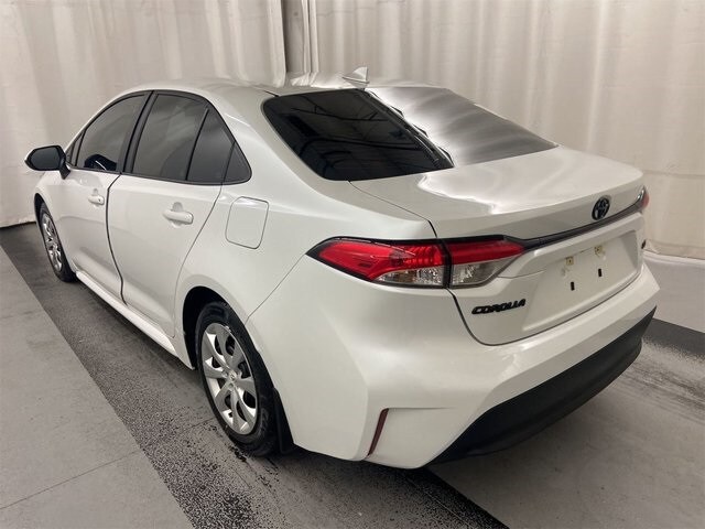 2025 Toyota Corolla LE photo 2