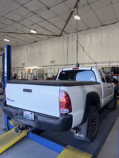 2015 Toyota Tacoma 4x4 Access Cab photo 2