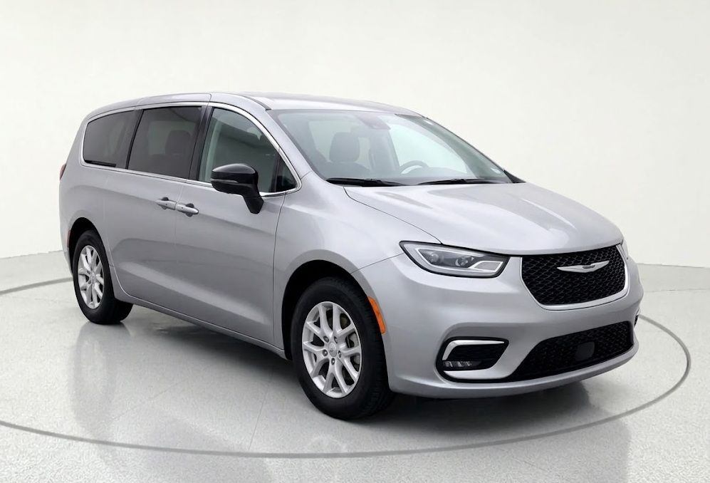 2024 Chrysler Pacifica's photo