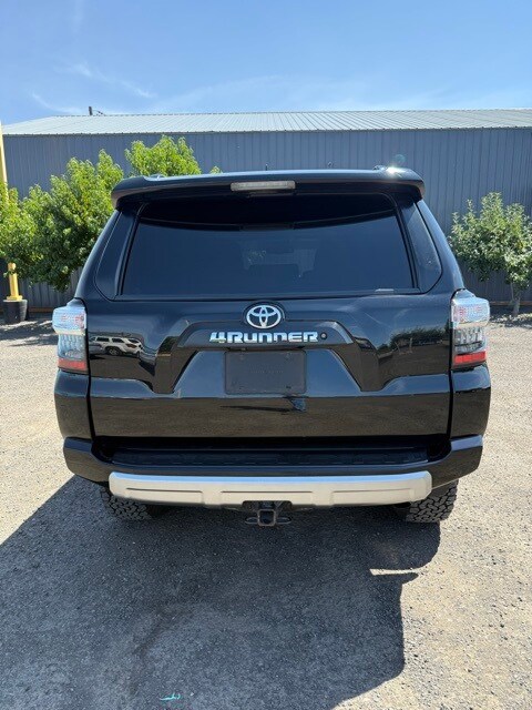 2019 Toyota 4Runner TRD Off-Road Premium photo 3