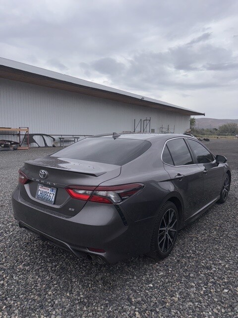 2021 Toyota Camry SE photo 2