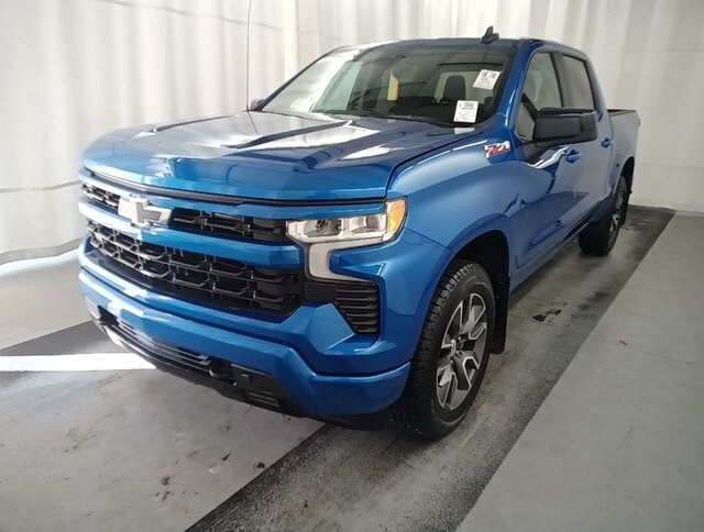 2022 Chevrolet Silverado 1500 RST photo 2