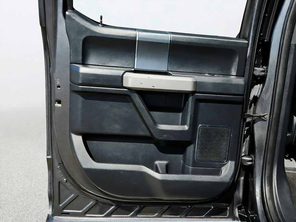 2019 Ford F-150 Lariat - Photo 25
