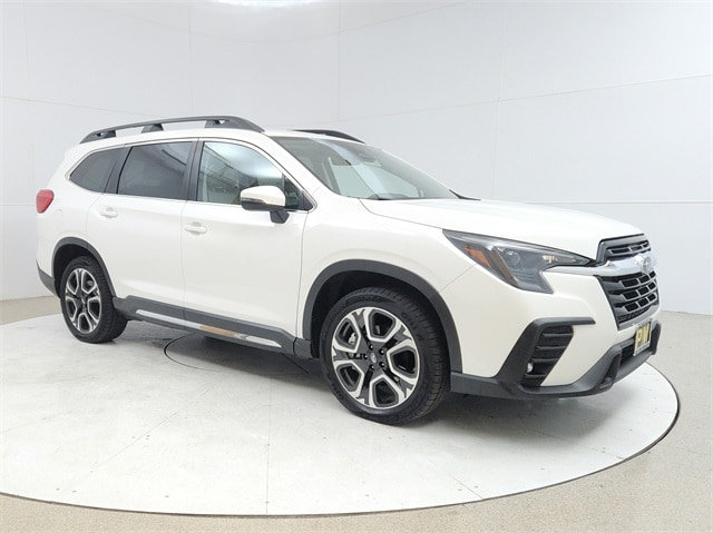 2023 Subaru Ascent Limited's photo