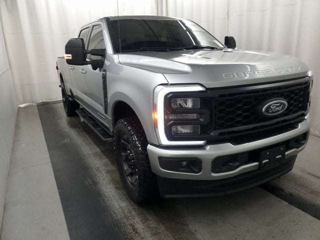 2024 Ford F-350 Super Duty Lariat's photo