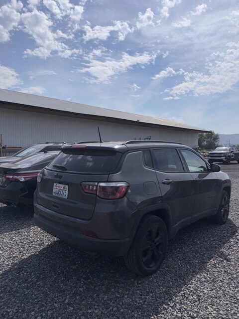 2018 Jeep Compass Latitude photo 2