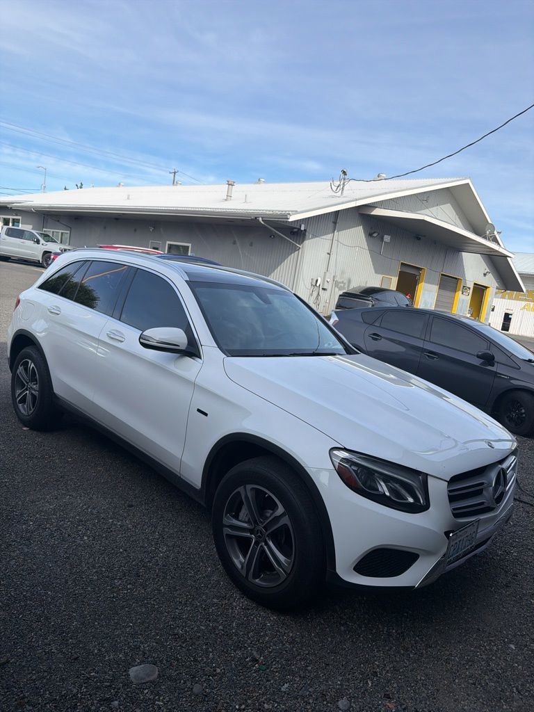 2019 Mercedes-Benz GLC GLC350e 4MATIC's photo