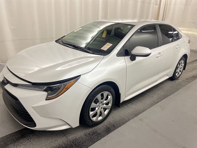 2025 Toyota Corolla LE photo 2