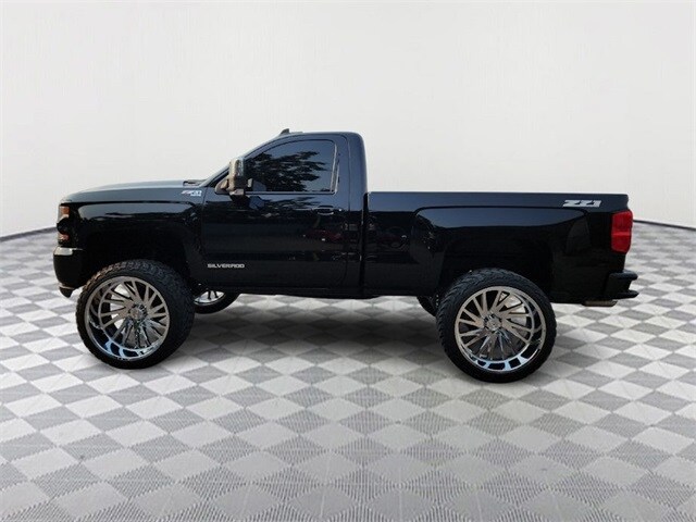 2016 Chevrolet Silverado 1500 LT photo 3