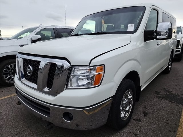 2017 Nissan NV3500 photo 2