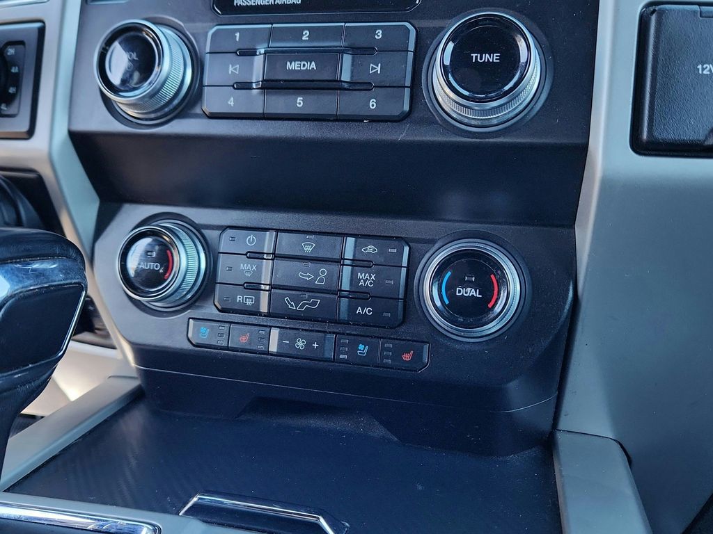 2019 Ford F-150 Lariat - Photo 21