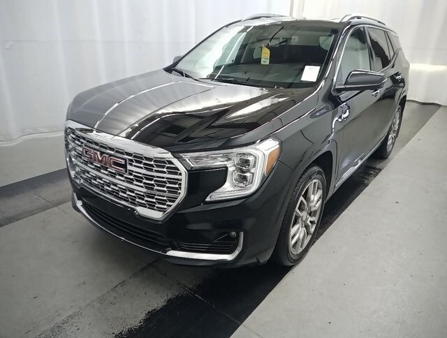 2024 Gmc Terrain Denali photo 2