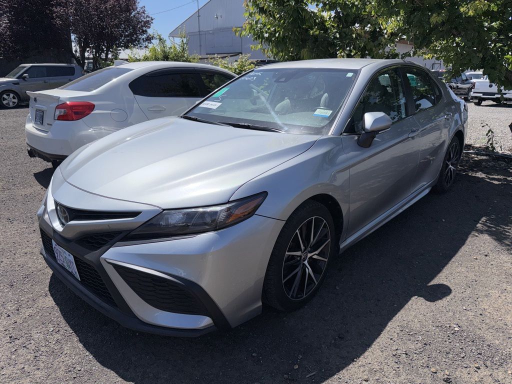 2023 Toyota Camry SE AWD's photo