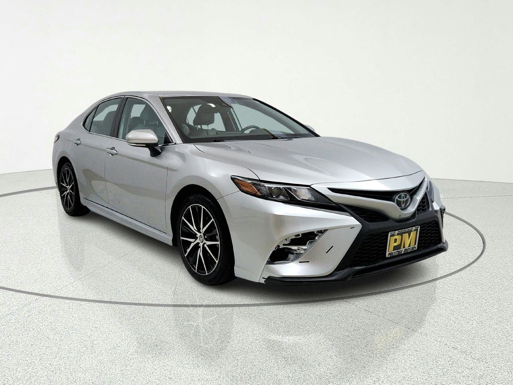 2023 Toyota Camry SE AWD's photo