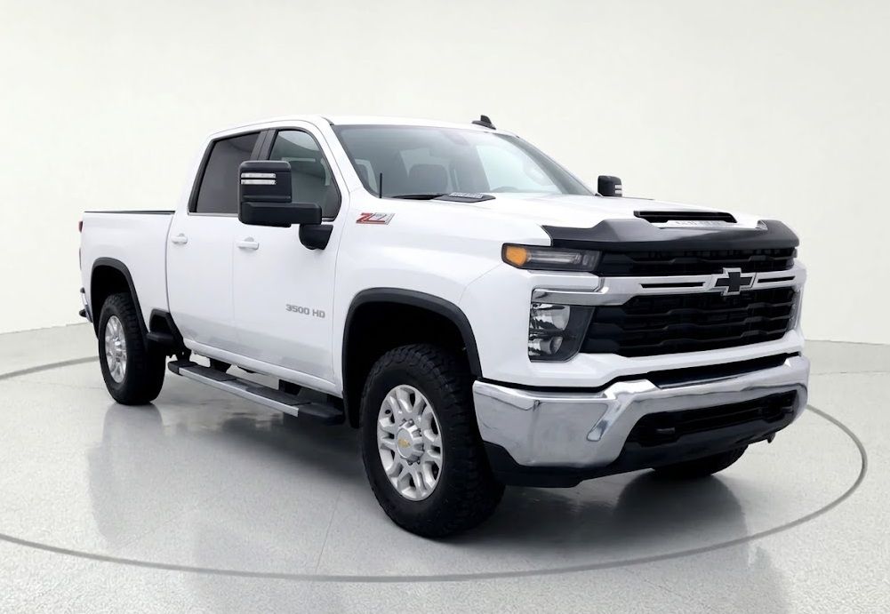 2024 Chevrolet Silverado HD LT 4WD Crew Cab Short Box's photo