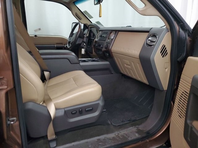 2011 Ford F-450 Lariat photo 2