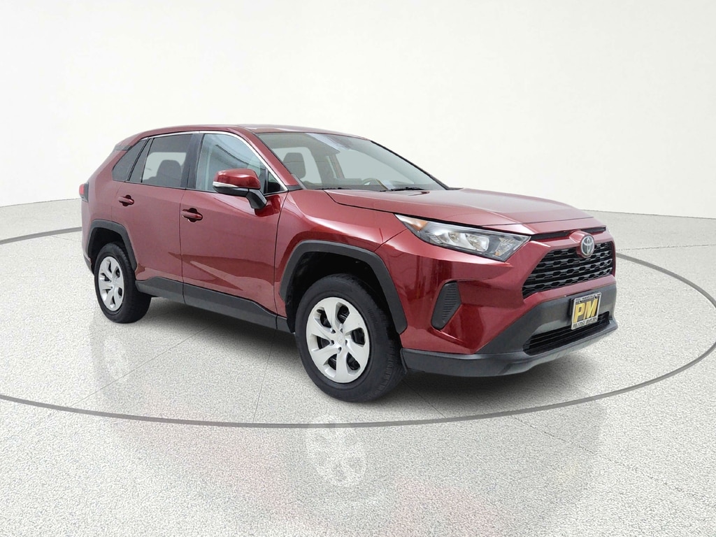 2022 Toyota RAV4 LE AWD's photo