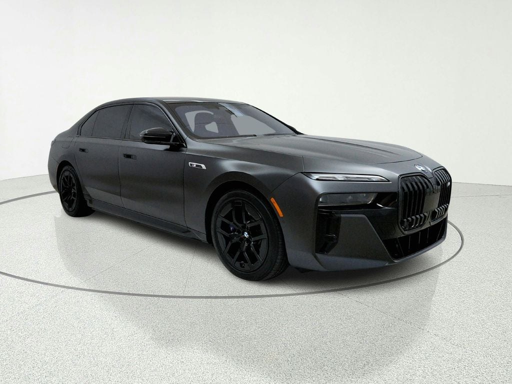 2024 BMW i7 M70's photo
