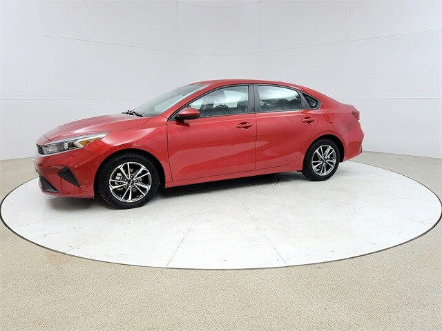 2023 Kia Forte LXS photo 3