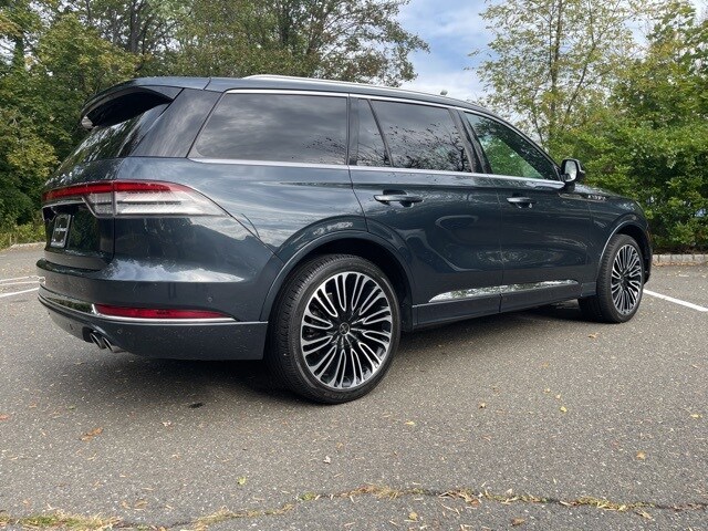 2023 Lincoln Aviator Black Label photo 3