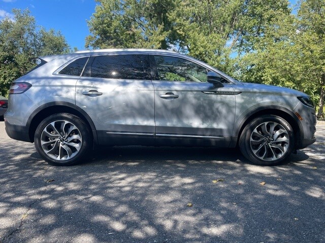 2022 Lincoln Nautilus Reserve photo 2