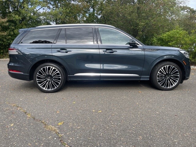 2023 Lincoln Aviator Black Label photo 2
