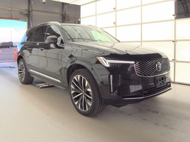 2025 Volvo XC90 Plus's photo