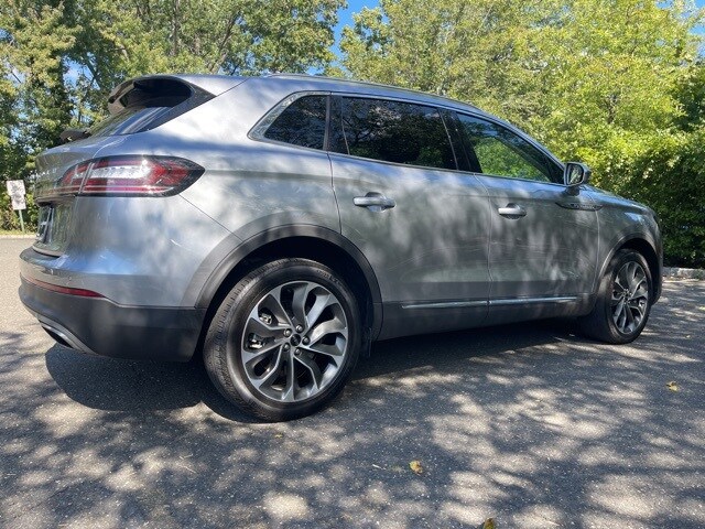 2022 Lincoln Nautilus Reserve photo 3