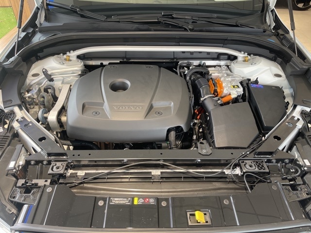 2025 Volvo XC60 Hybrid T8 Polestar photo 3
