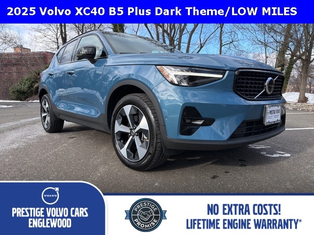 2025 Volvo XC40 Plus's photo