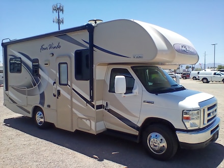 2017 Ford E-350 Cutaway Base Truck