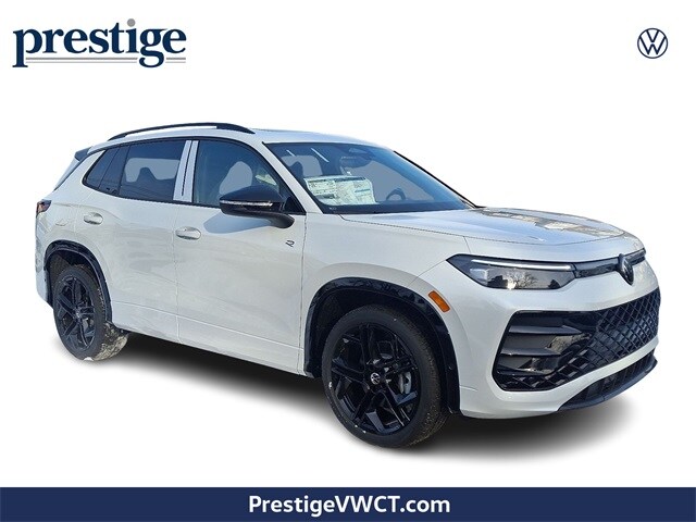 2026 Volkswagen Tiguan SE R-LINE BLACK's photo